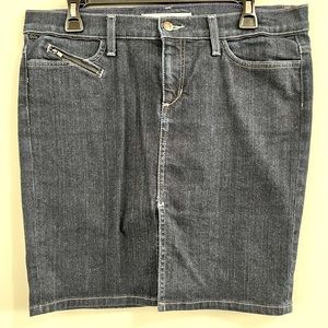 Joe’s Jeans denim mini skirt. Split front hem. Size 30.